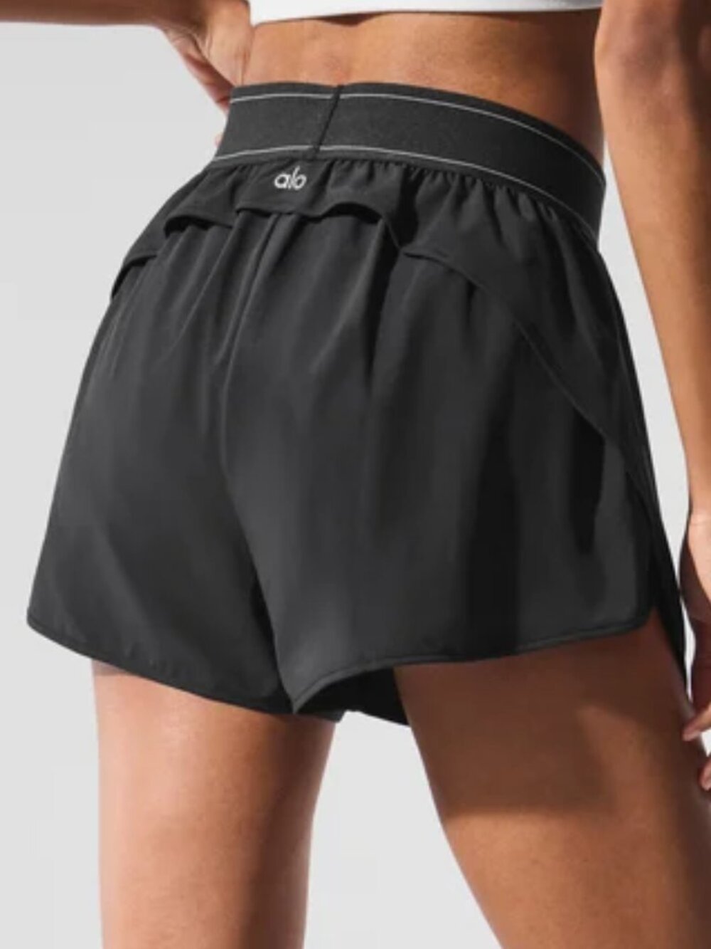 🎀🎗NWT Alo Yoga Match Point Short Sweet and cool girl style - Picture 8 of 8